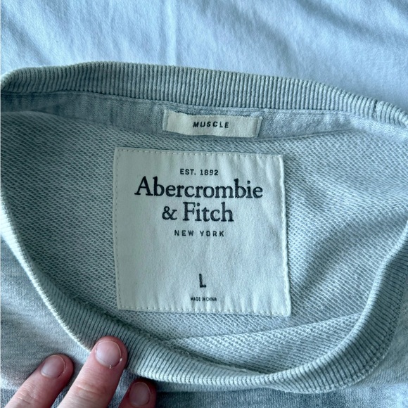 Abercrombie & Fitch crewneck graphic sweater - Picture 2 of 3
